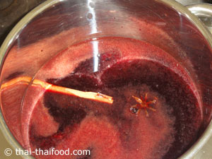 ต้มไวน์แดงและส่วนผสมต่างๆ