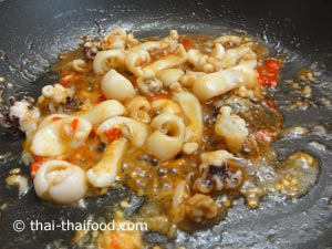 ใส่เครื่องปรุงรสลงไป