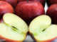 แอปเปิ้ลแดง (Red Apple) ผลทรงกลม ตรงก้นผลมีรอยบุ๋มลึก ผิวเรียบ ผลมีสีแดง เนื้อแน่นฉ่ำน้ำสีขาวนวล รสชาติหวาน หรือหวานอมเปรี้ยว มีกลิ่นหอม